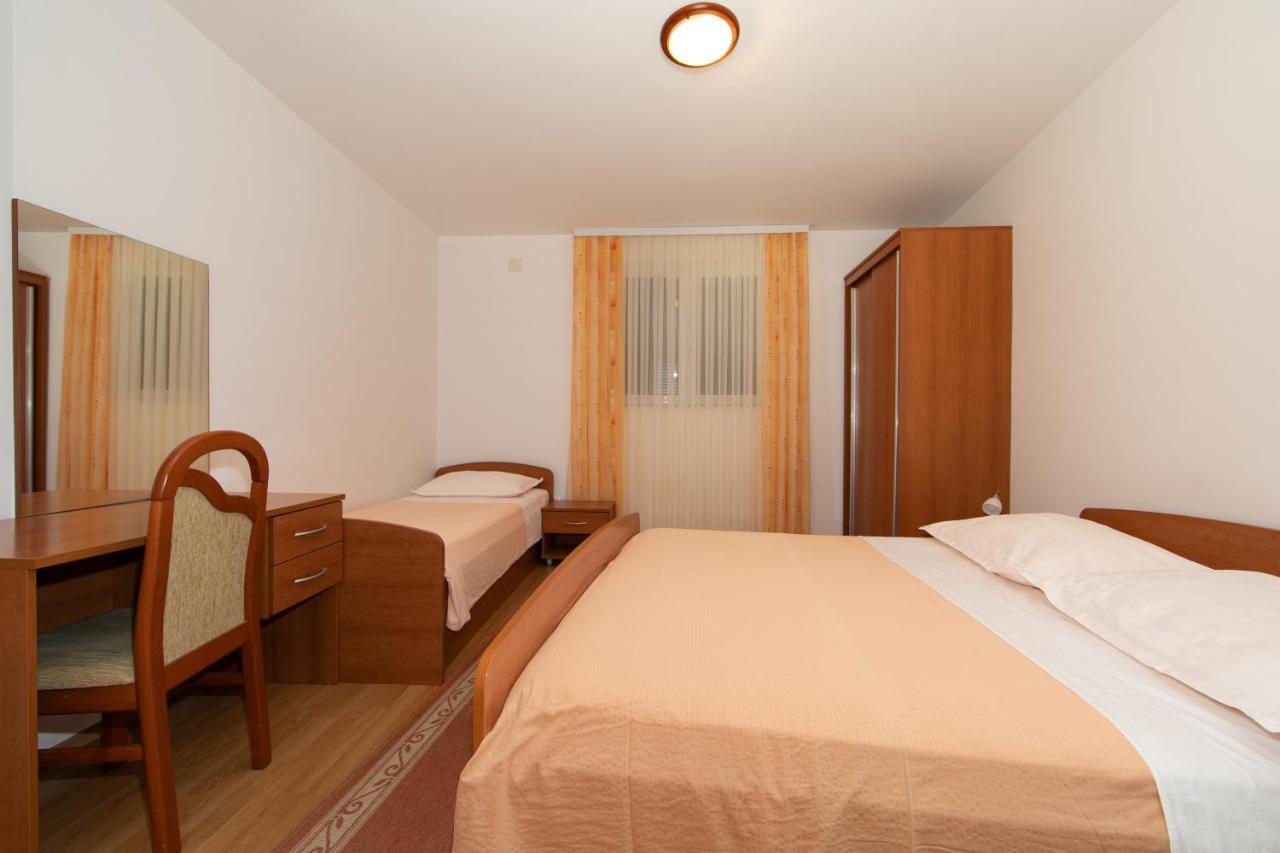 Apartmani Biser Tučepi Kültér fotó
