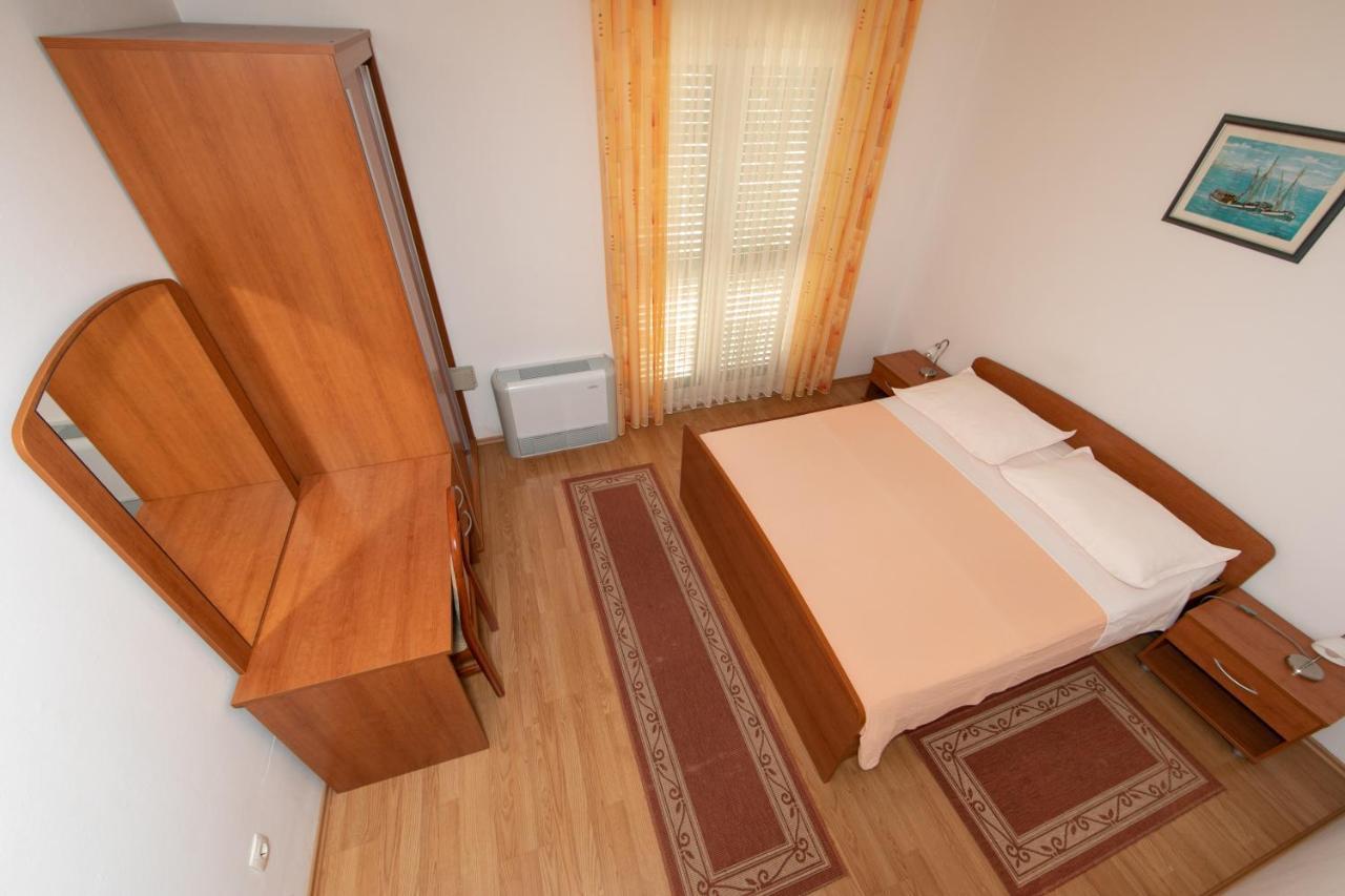 Apartmani Biser Tučepi Kültér fotó