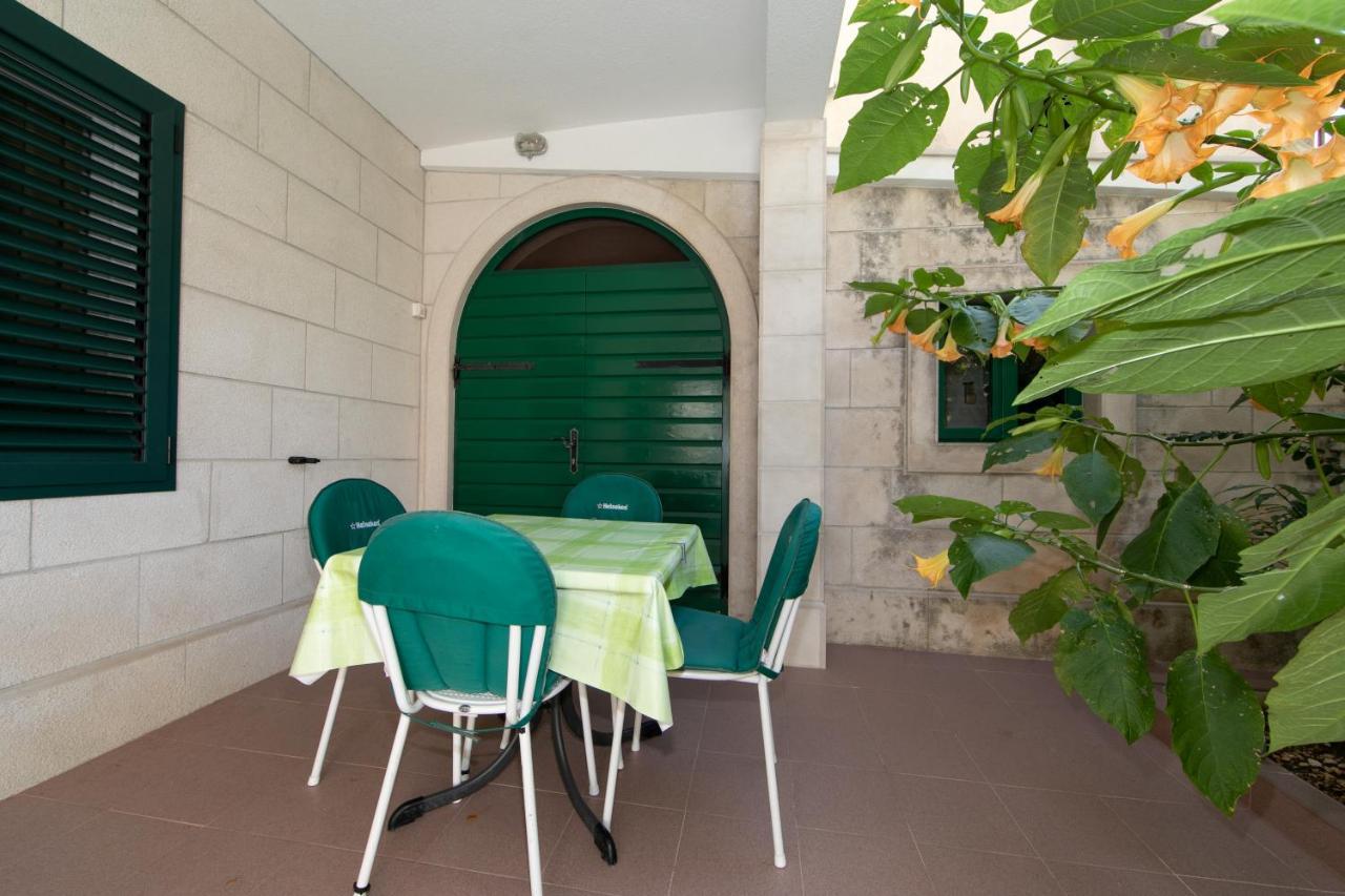 Apartmani Biser Tučepi Kültér fotó
