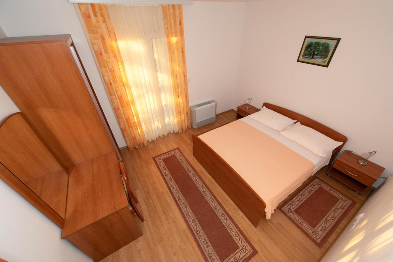 Apartmani Biser Tučepi Kültér fotó