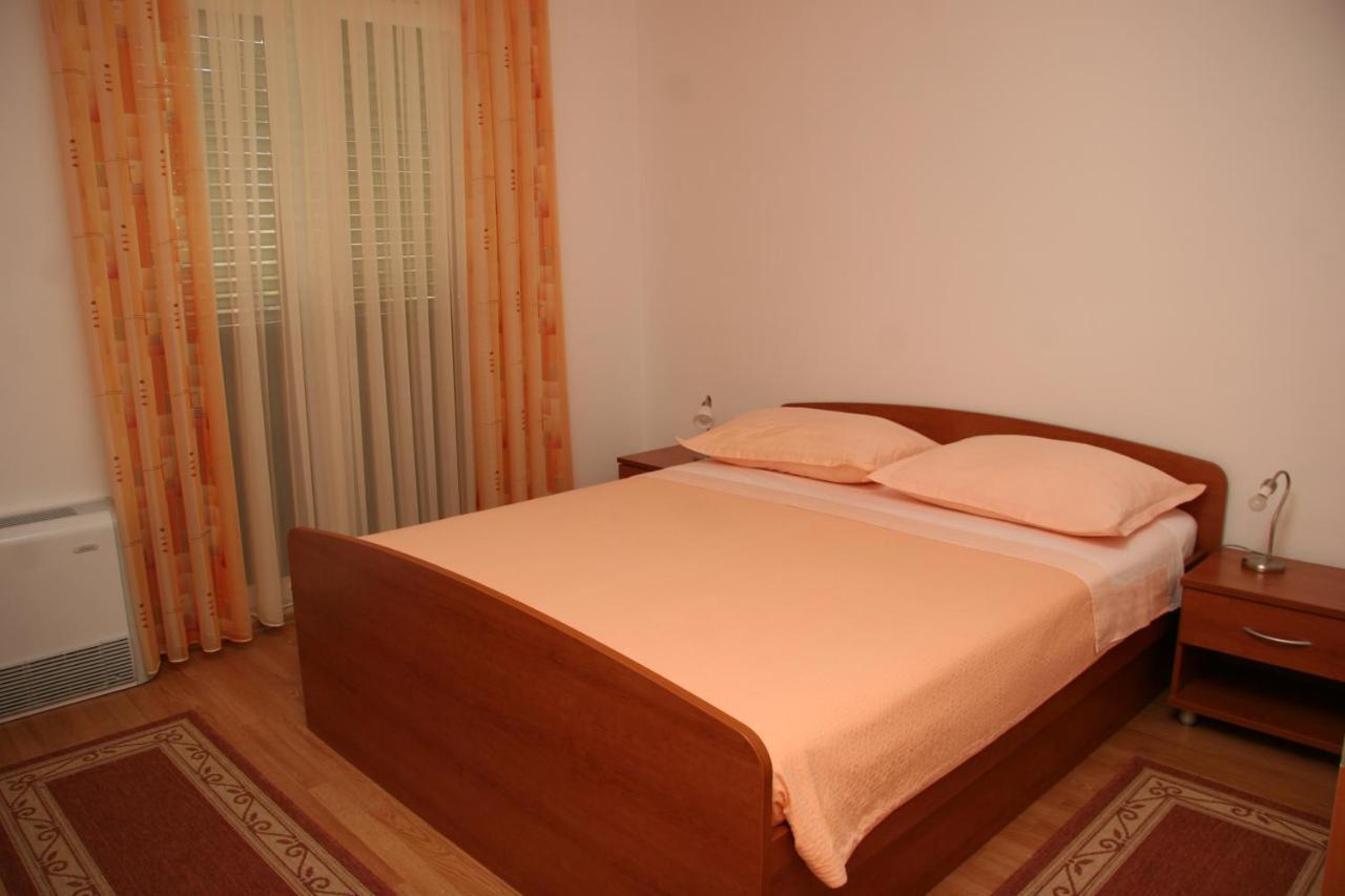 Apartmani Biser Tučepi Kültér fotó