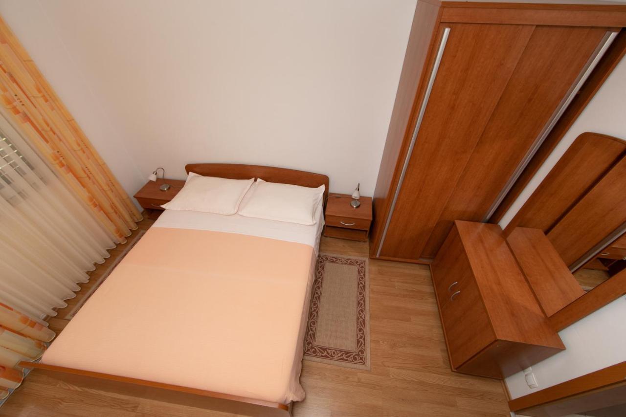 Apartmani Biser Tučepi Szoba fotó